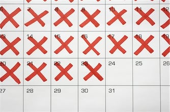 calendar-image-with-red-ex-over-most-dates-running-plan-motivny